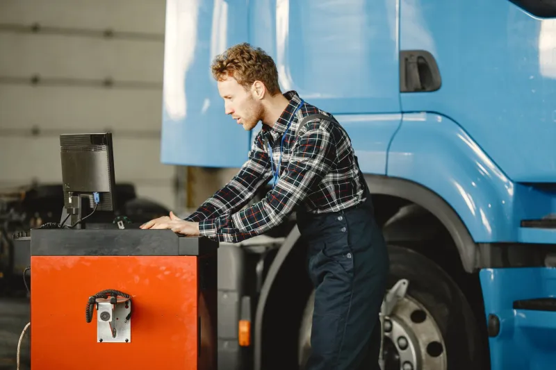 Stop Waiting for Your Truck to Break Down: The Case for Predictive Maintenance Over Emergency Repairs